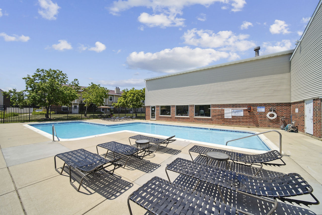 Waterford Place Apartments Arlington Heights Il 2 of 12