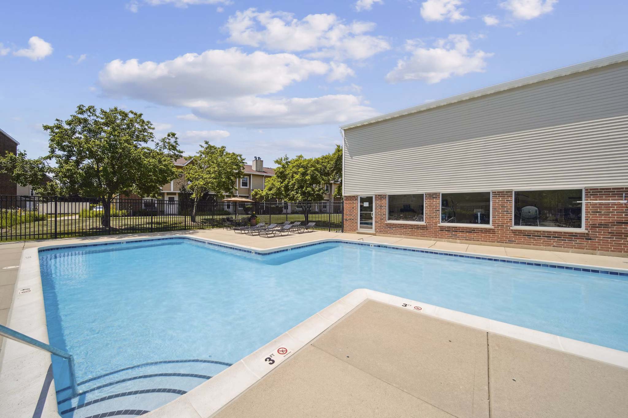 pool at Waterford Place Apartments Apartments