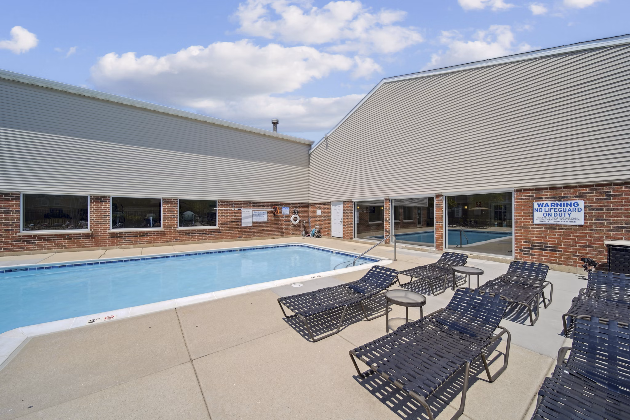 pool at Waterford Place Apartments Apartments