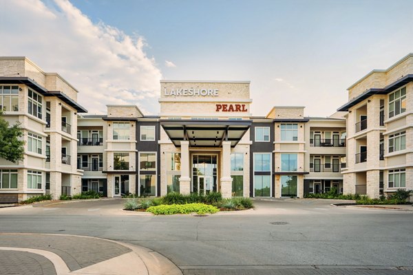 Lakeshore Pearl: Stylish view of luxury apartments in central Austin, featuring modern design and lush landscaping