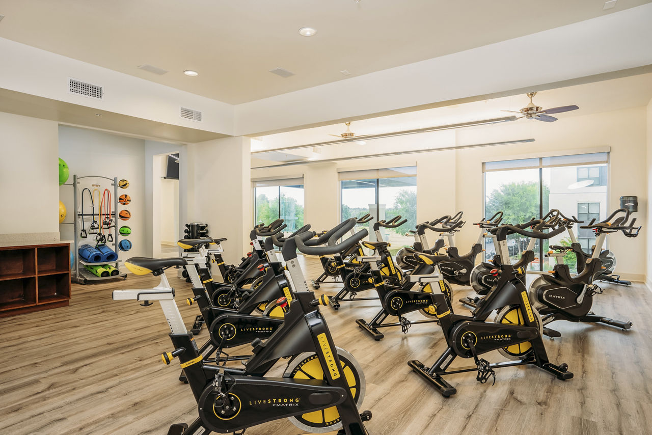 Gym at Lakeshore Pearl (3 of 3)