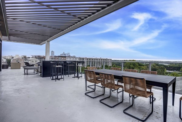 patio at Lakeshore Pearl 2 Apartments