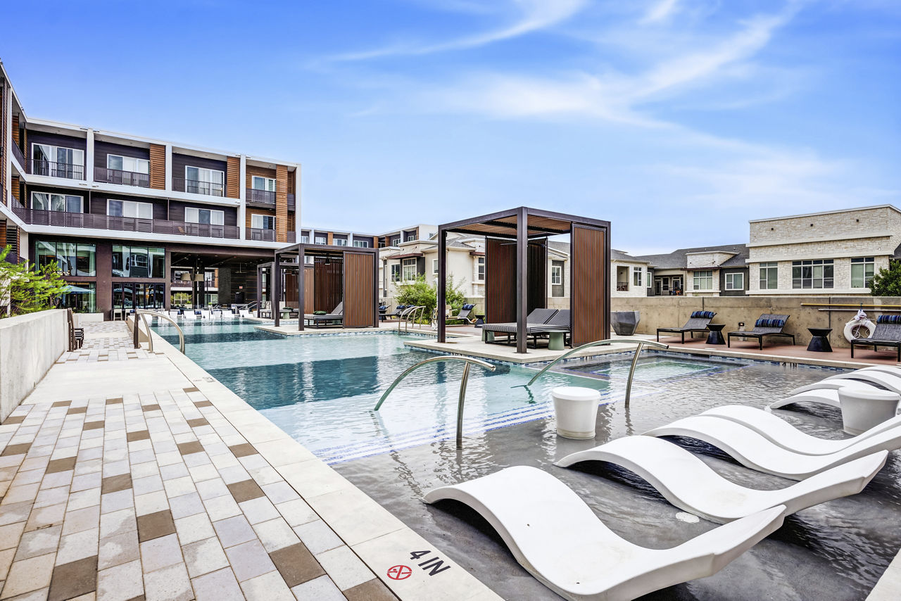 Lakeshore Pearl Austin Tx 2 of 12