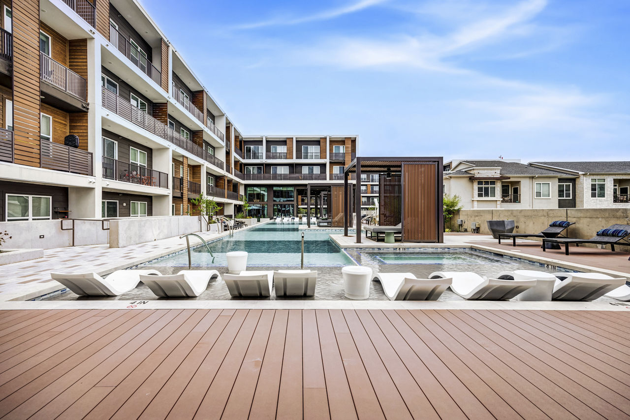 Lakeshore Pearl Austin Tx 3 of 12