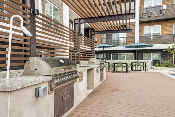 grill area at Lakeshore Pearl 2 Apartments