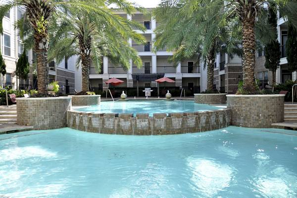pool at Avanti Cityside Apartments