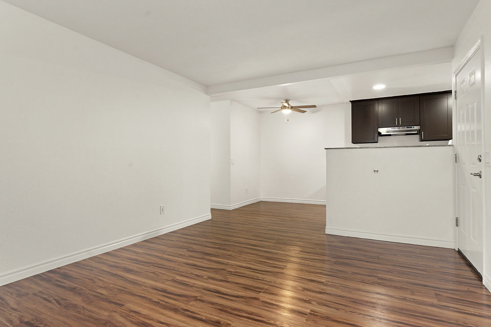 living room at Whispering Oaks Apartments 