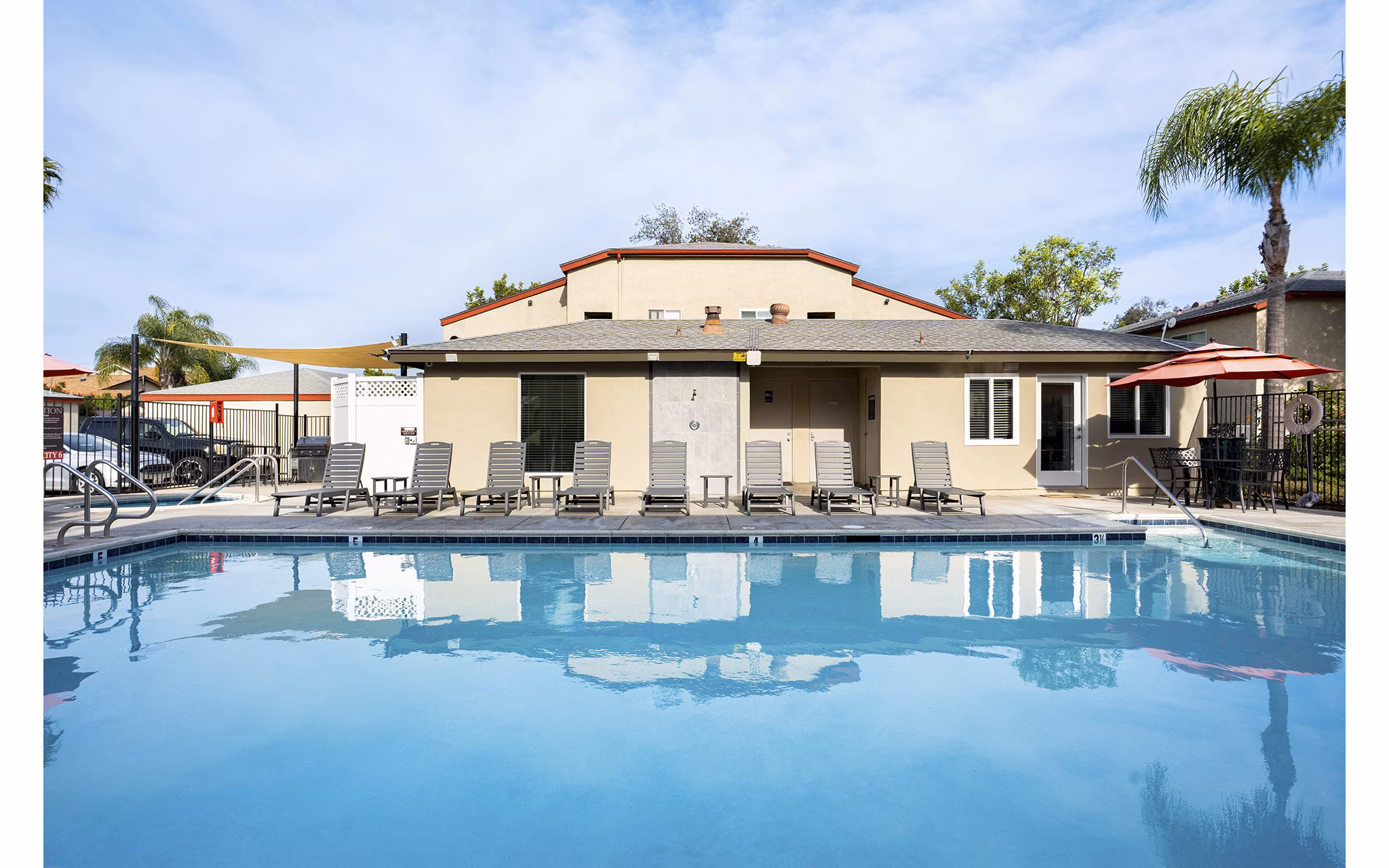 pool at Whispering Oaks Apartments 