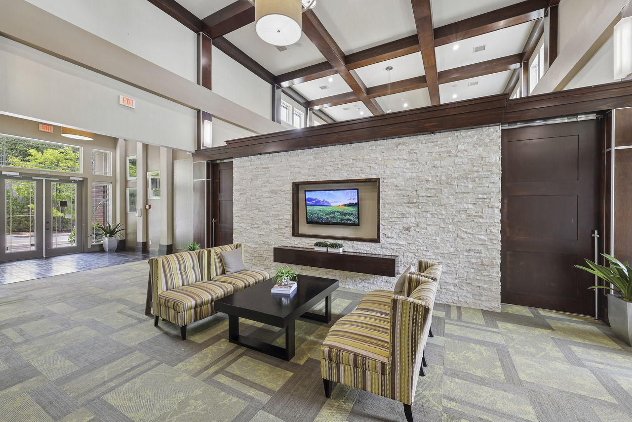 Lobby at Stone Pointe (4 of 6)