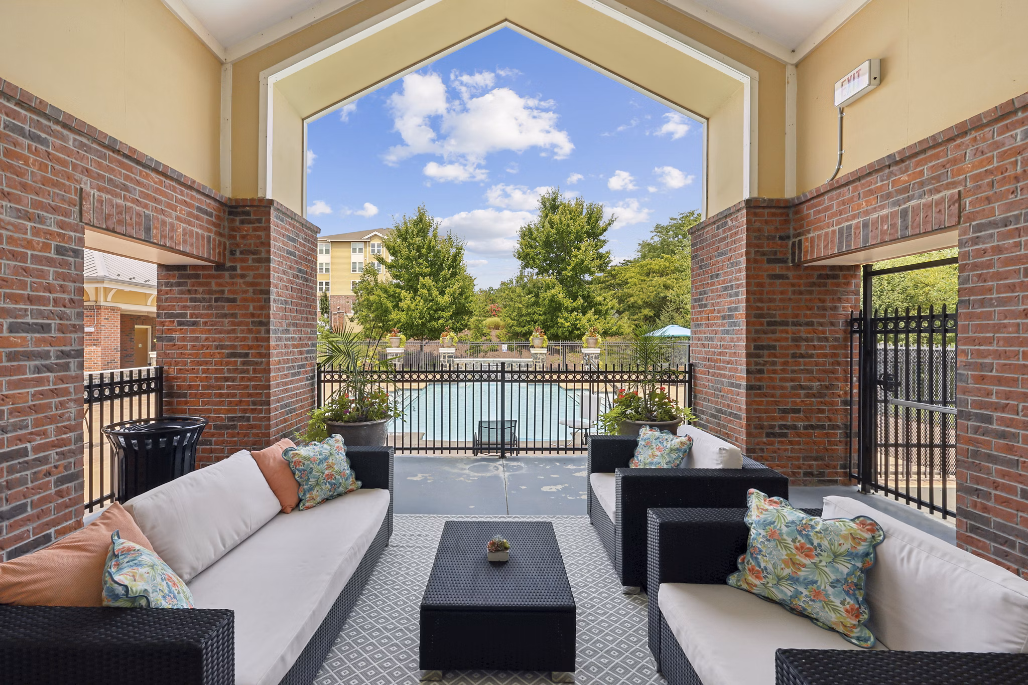 patio at Stone Pointe Apartments 