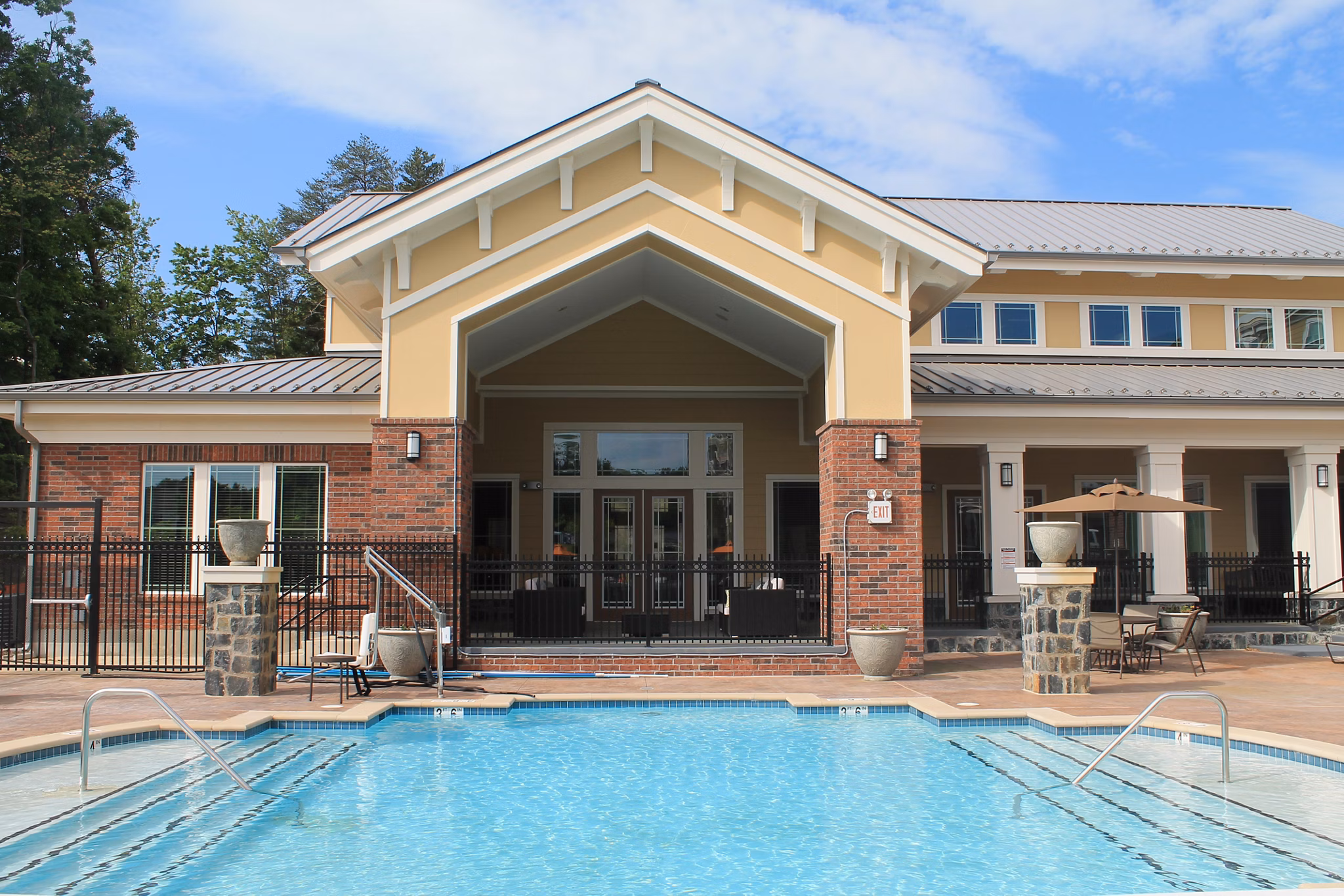 pool at Stone Pointe Apartments