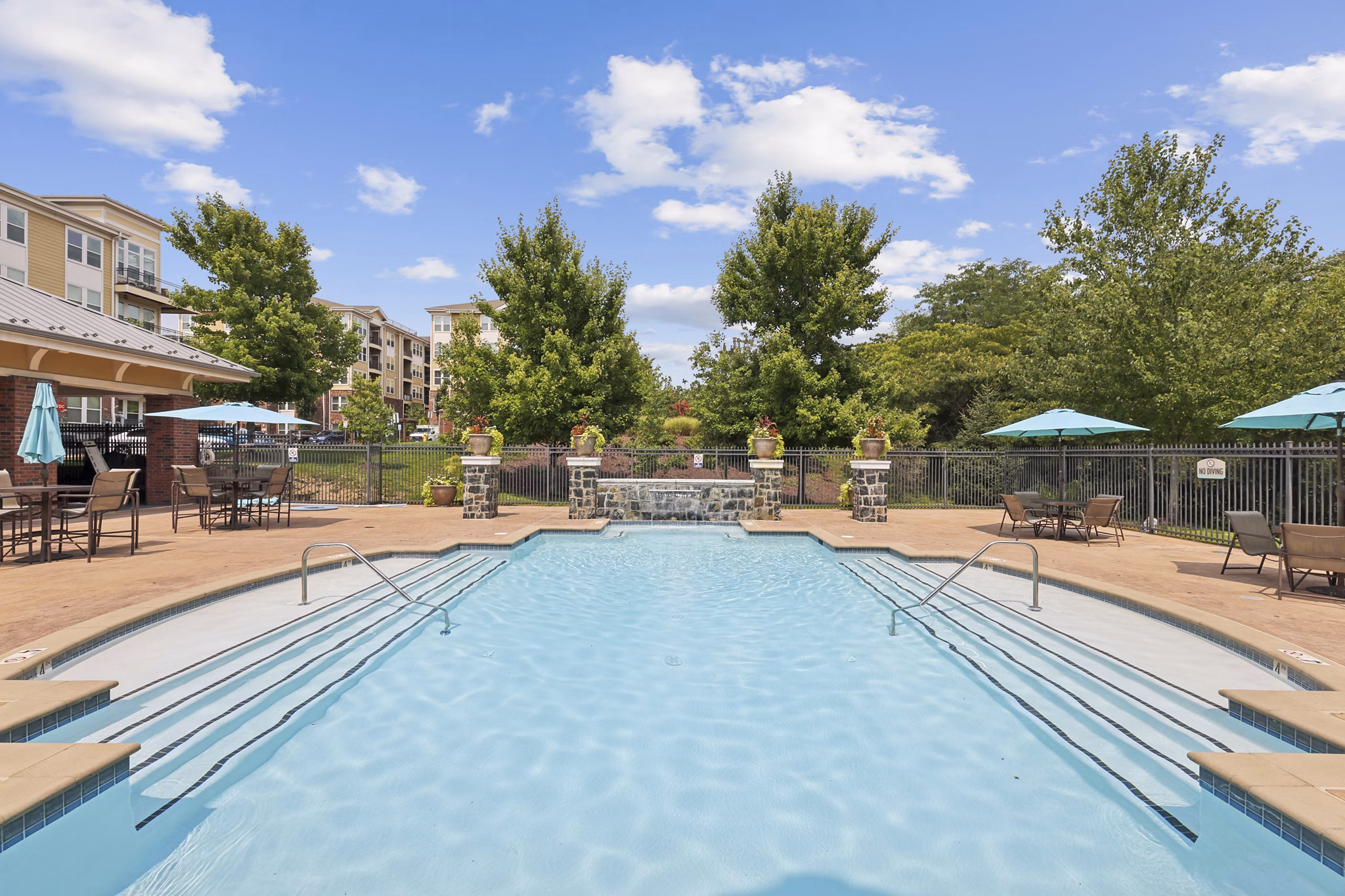 pool at Stone Pointe Apartments 