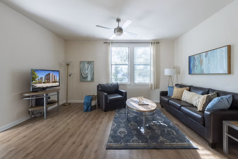 living room at 400 Meeting Apartments 