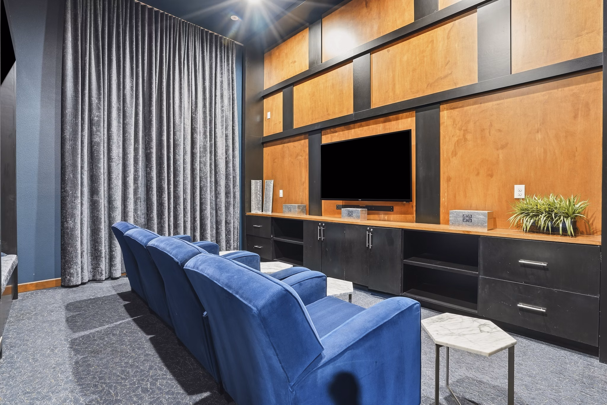 clubhouse at Sola Galleria Apartments