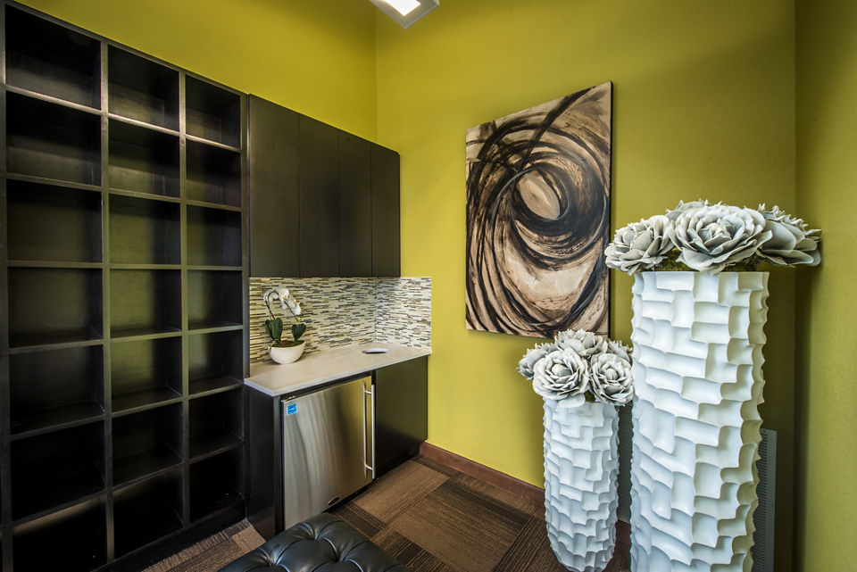 fitness center at Elan City Centre Luxury Apartments