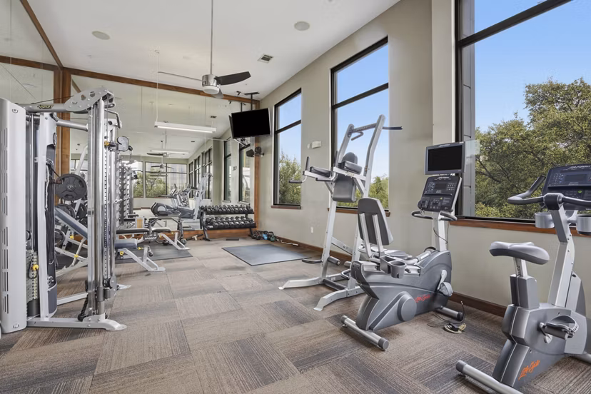 fitness center at Sola Galleria Apartments