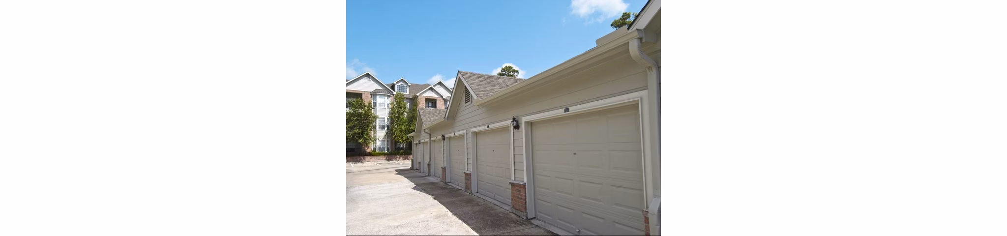 Crossing at White Oak: Stylish modern apartments in prime location, perfect for luxury living