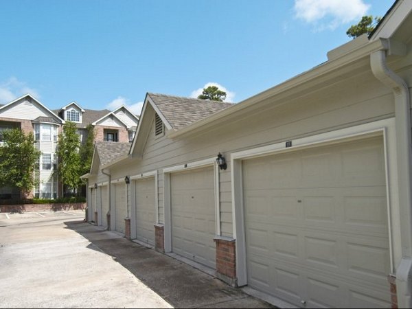 exterior at Crossing at White Oak Apartments