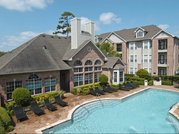 pool at Crossing at White Oak Apartments