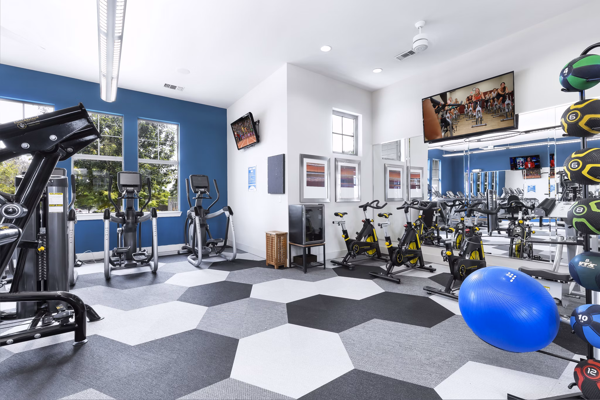 fitness center at 95twenty Apartments 