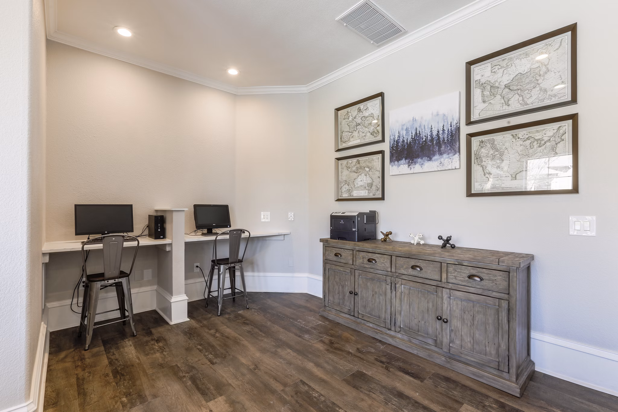Avana Thornton Station: Modern business center with high-speed internet and workstations for luxury apartment residents