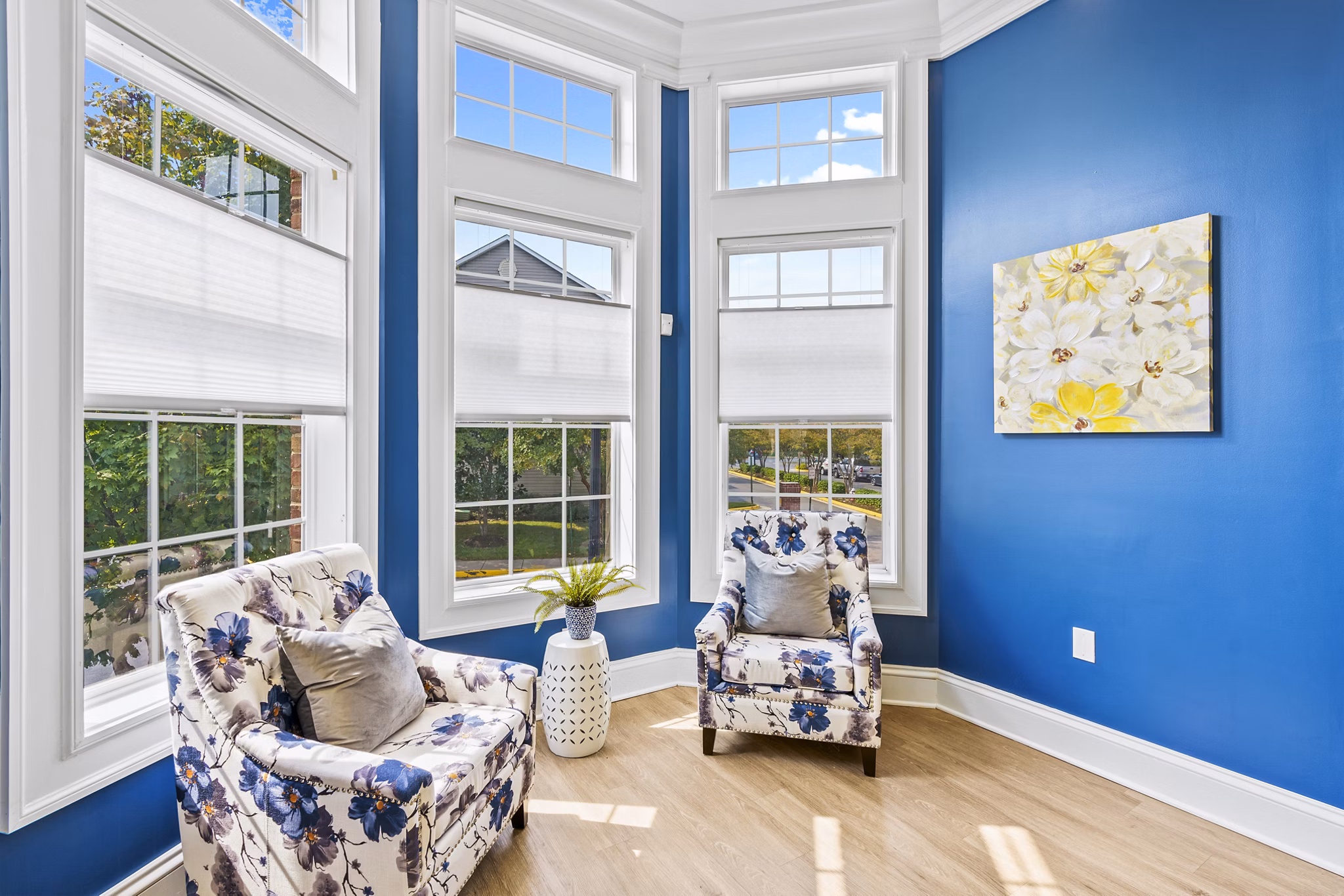 Clubhouse featuring modern design and comfortable seating at Townes at Herndon Apartments