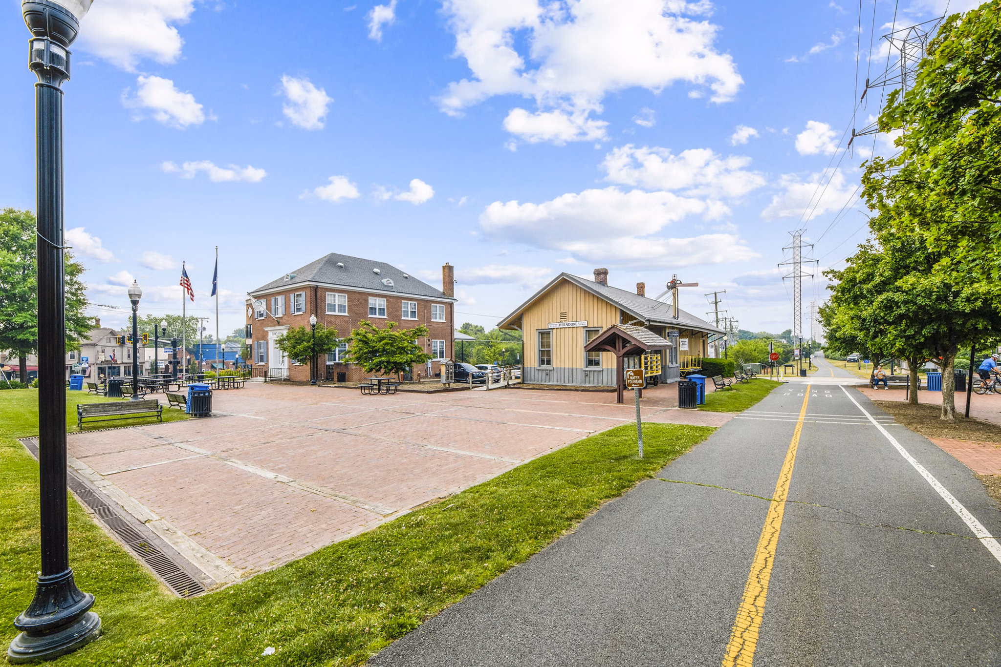 Charming neighborhood at Townes at Herndon Apartments, offering tree-lined streets and welcoming community atmosphere