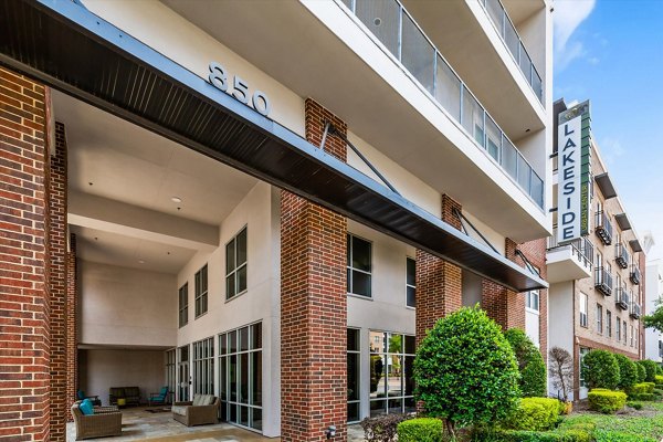 exterior at Lakeside Urban Center Apartments