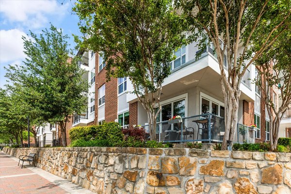 exterior at Lakeside Urban Center Apartments