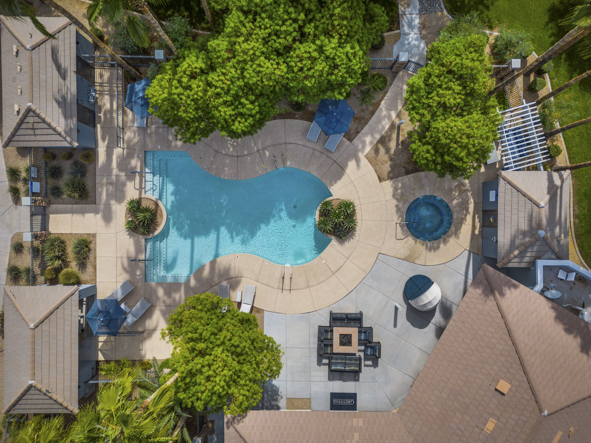 Indigo Apartments: Breathtaking waterfront view luxury apartments in prime location