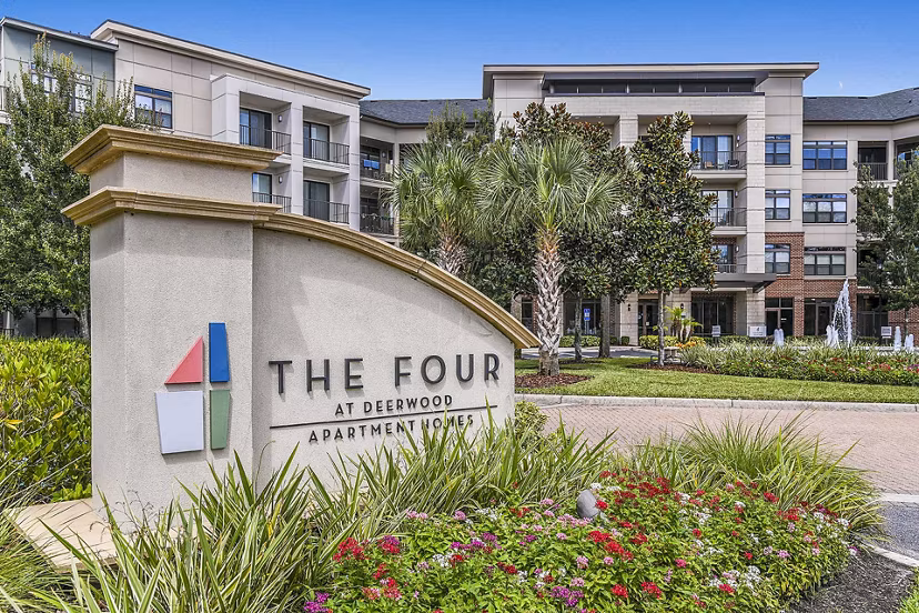 The Four Apartments: Luxurious building in the heart of downtown featuring modern design and spacious balconies