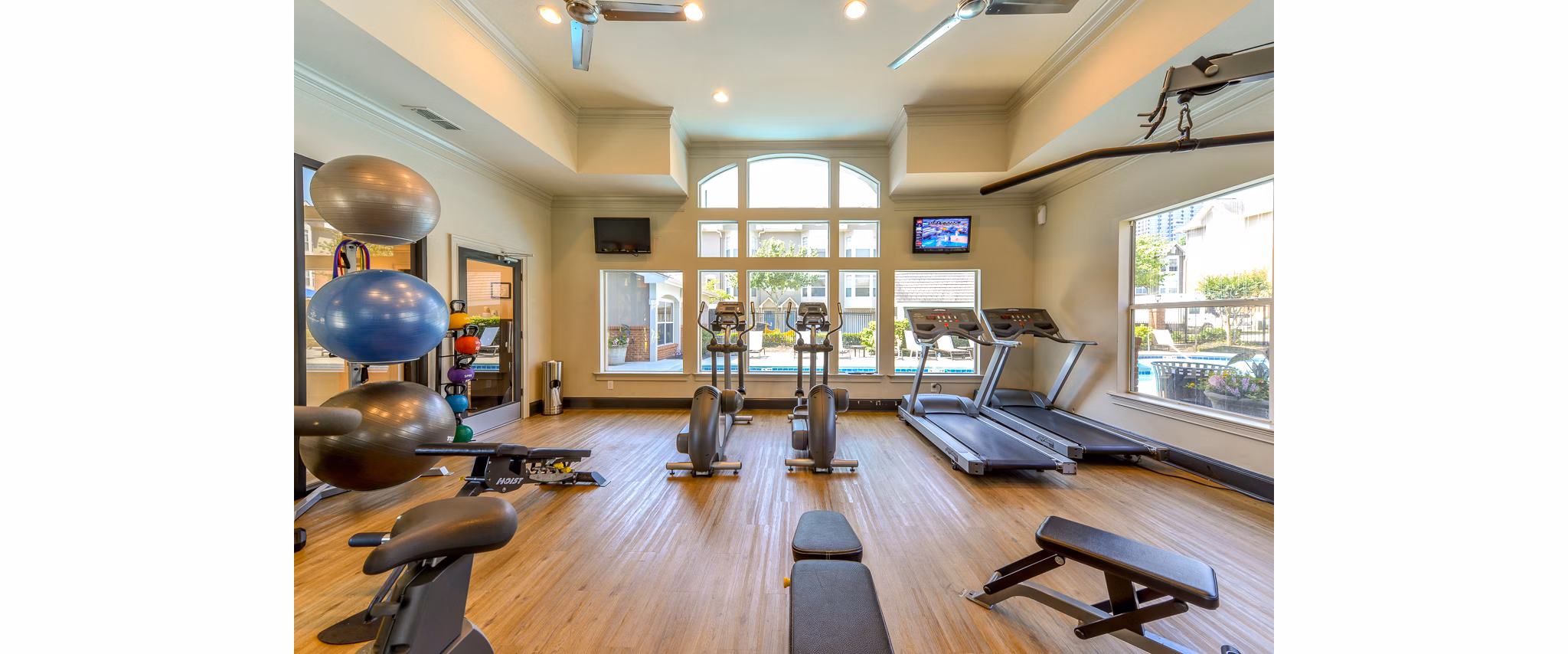 Fitness center with state-of-the-art equipment at Townhouse Atlanta apartments