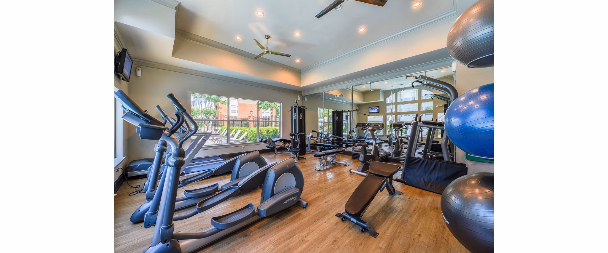 Fitness center with state-of-the-art equipment at Townhouse Atlanta luxury apartments