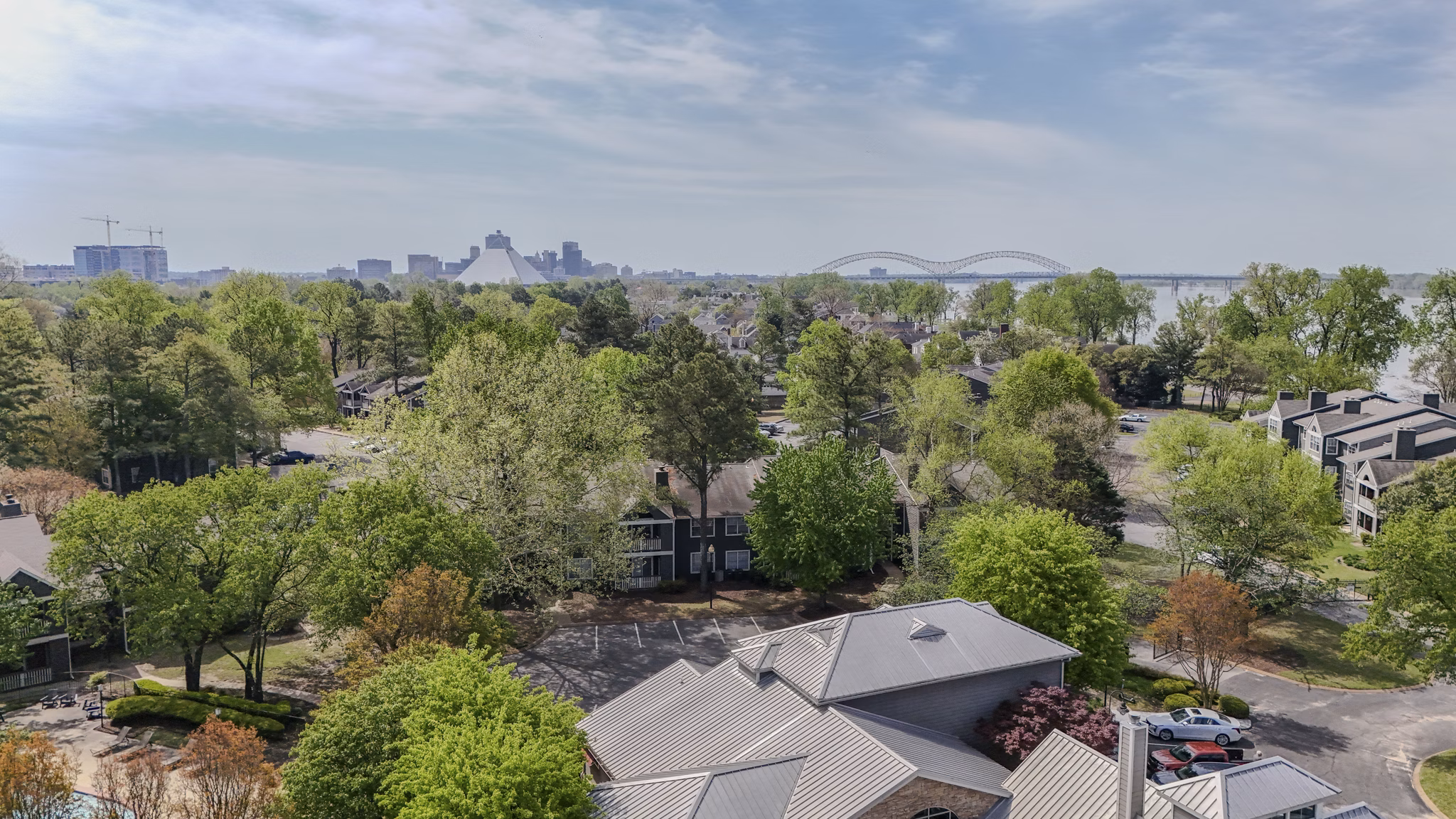 building/exterior at Riverset Apartments