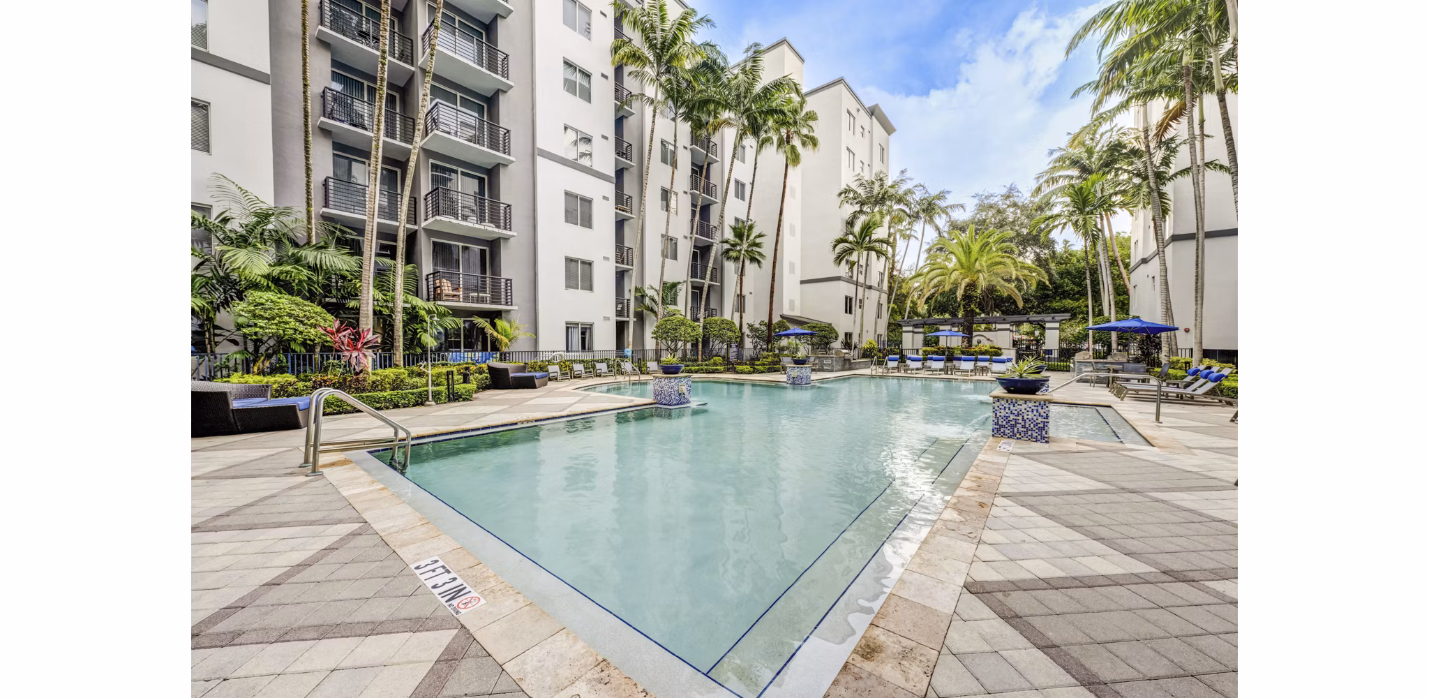 pool at Solmar on 6th Apartments