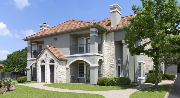 exterior at The Boulevard at Town Lake Apartments