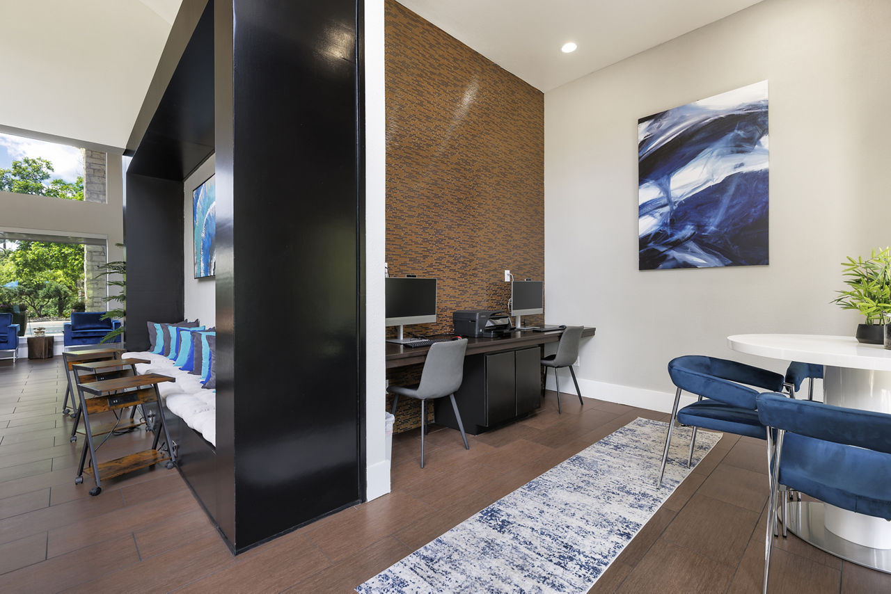 Work space at Boulevard At Town Lake (1 of 2)