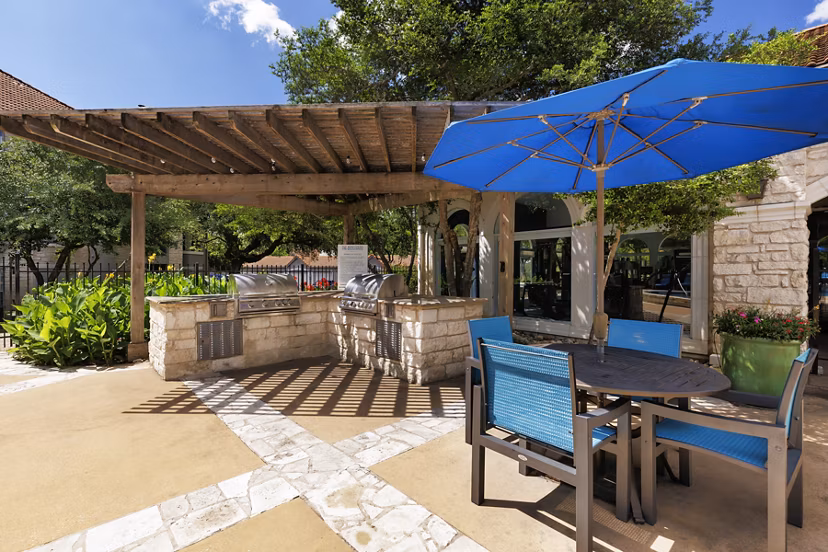 patio at Boulevard at Town Lake Apartments