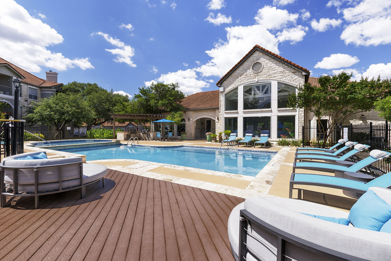 Pool at Boulevard At Town Lake (4 of 5)