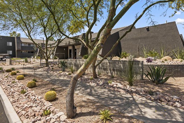 exterior at Highland Park Apartments