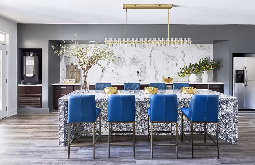 Elegant clubhouse with cozy seating and modern decor at Solis SouthPark Apartments