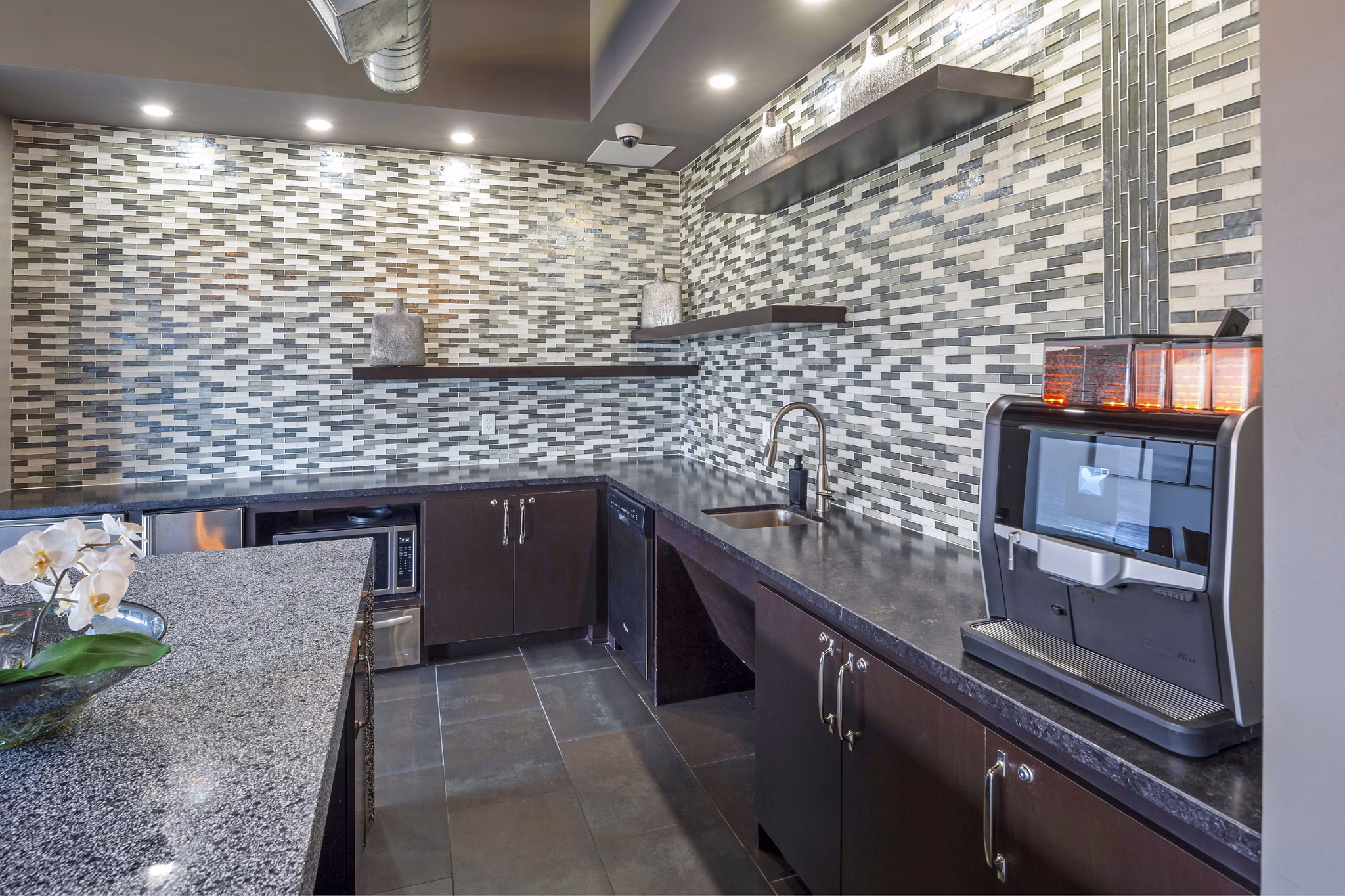 clubhouse at Elan Med Center Apartments