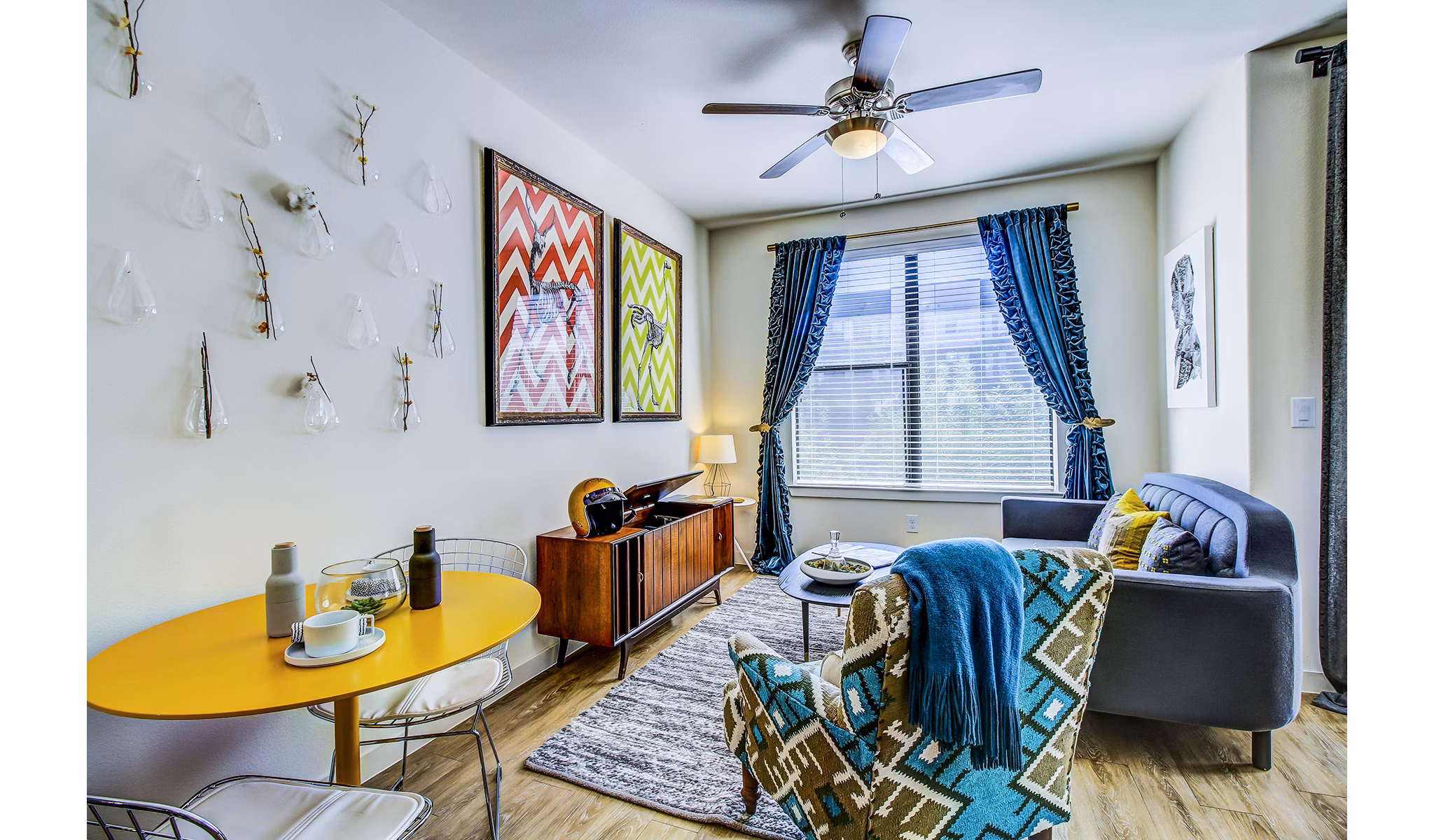 Spacious living room with modern decor at Elan East Apartments in Austin