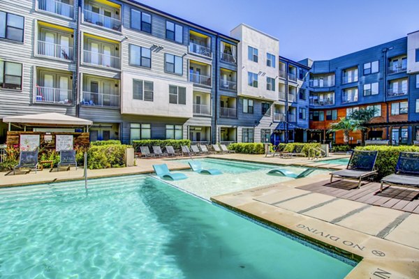 pool at Elan East Apartments