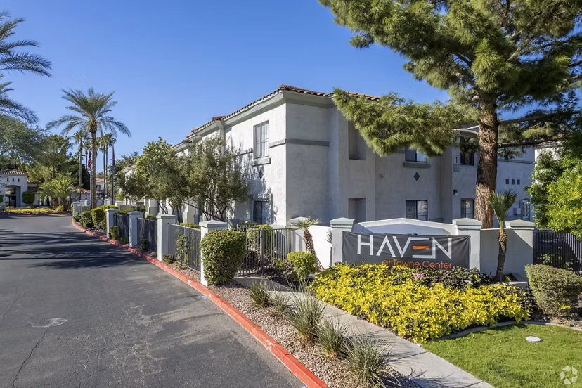 building at Haven at Towne Center Apartments