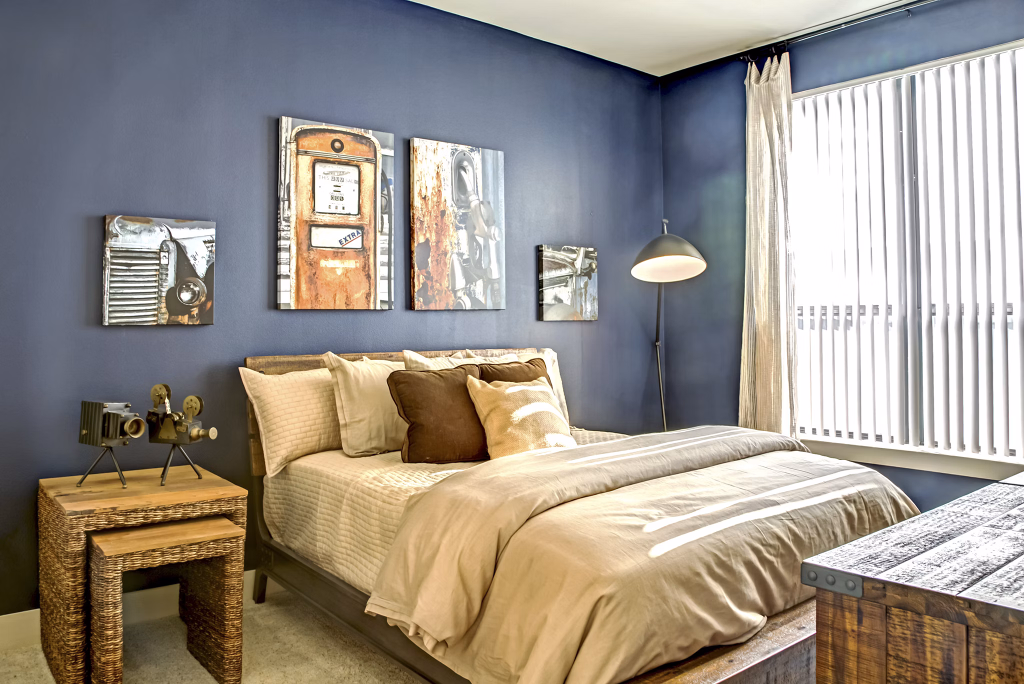 Sawyer Heights Lofts: Modern bedroom with designer furniture and ample lighting in luxury apartments