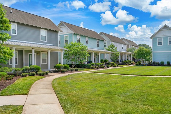 Homestead at Hartness: Elegant view of luxury apartments in serene setting