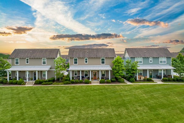 Homestead at Hartness: Luxury view of modern apartments in Greenville, perfect for upscale living