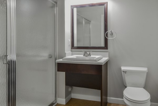 bathroom at Kenyon Square Apartments