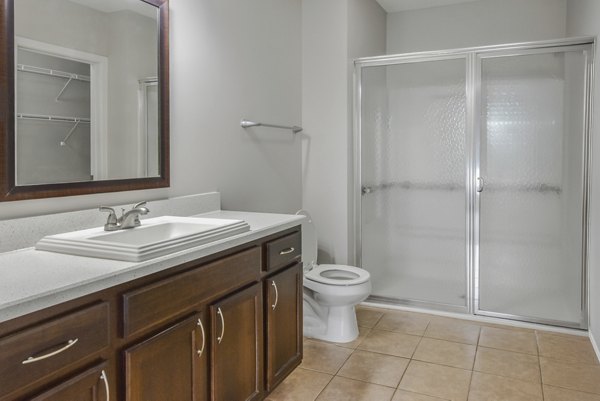 bathroom at Kenyon Square Apartments
